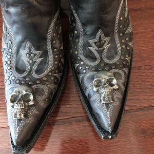 Old Gringo black and silver boots size 6 1/2